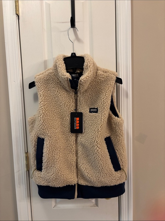Bass Jackets & Blazers - BASS Cream Sherpa Vest with Navy Trim - size small